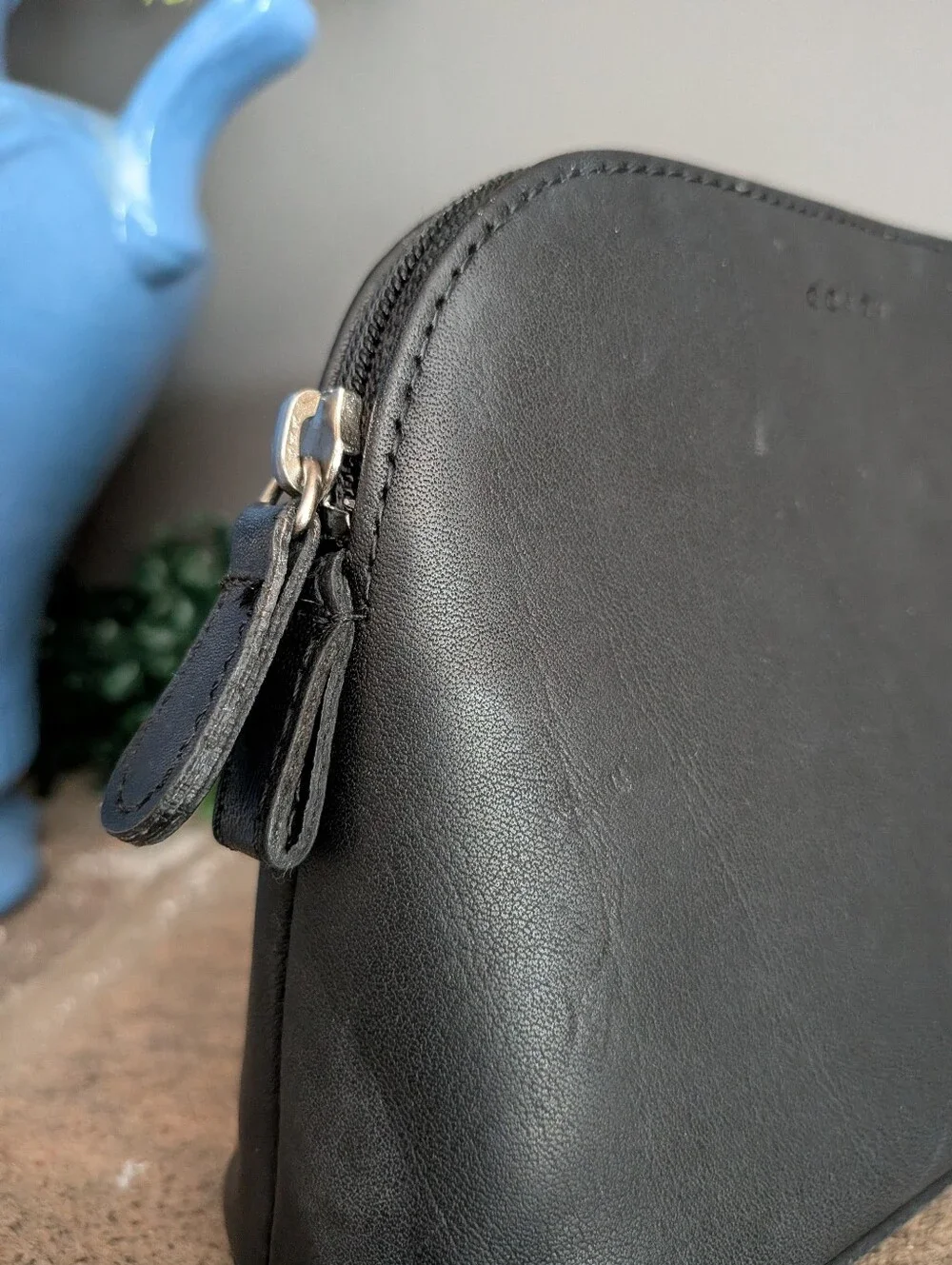 Coach vintage USA Black Leather Dome Cosmetic Case